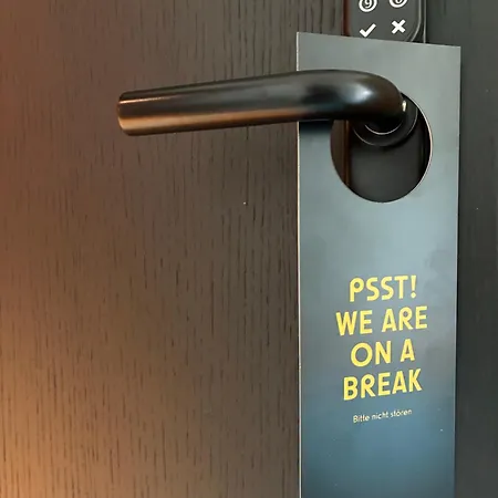 17 Aparthotel *